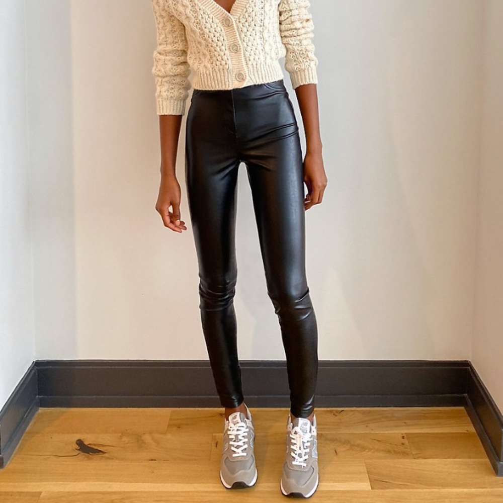 Aritzia Wilfred Free Vegan Leather Pants